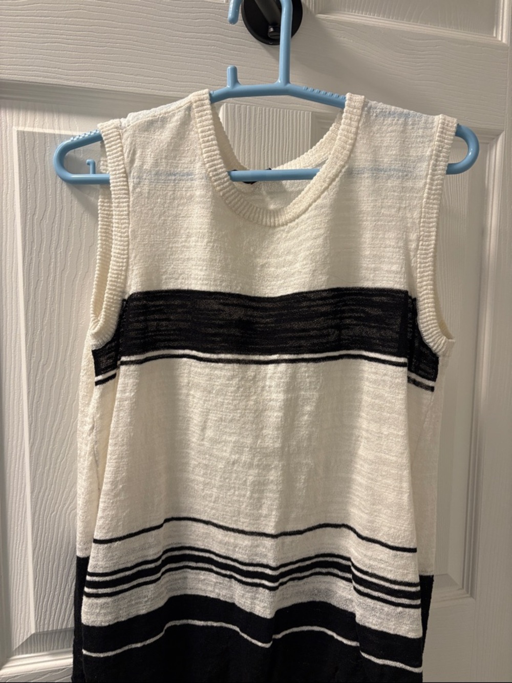 Striped Knit Sleeveless Tank Top - White & Black